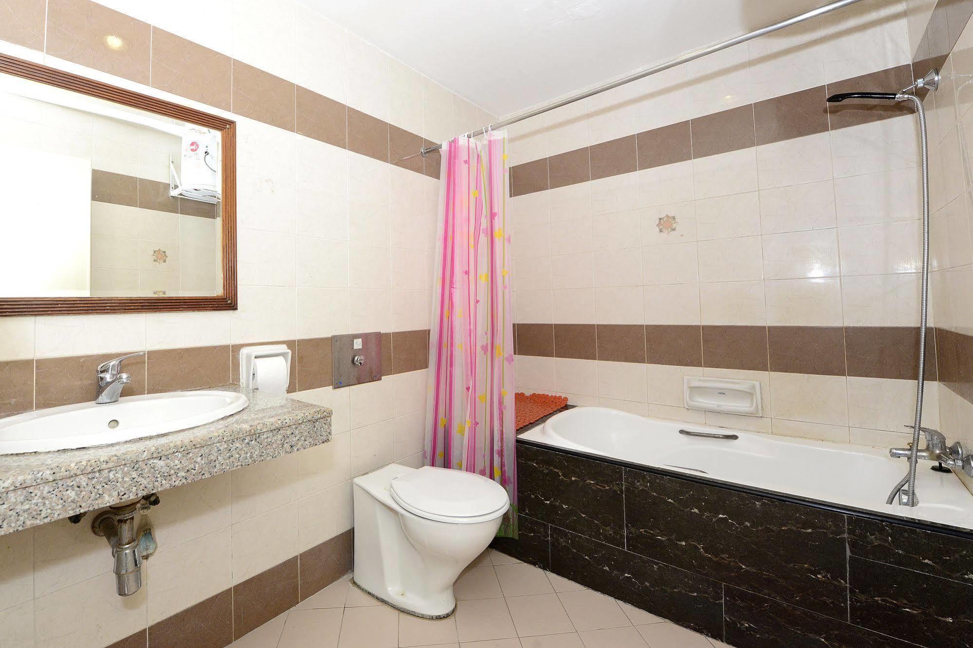 Oyo 106 Beach Hotel Singapore Ngoại thất bức ảnh